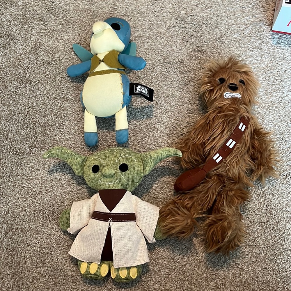 Star Wars Galaxy’s Edge Toydarian Plushie Bundle